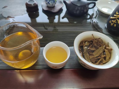 千家寨古树生茶（2016年生普洱混采）图3