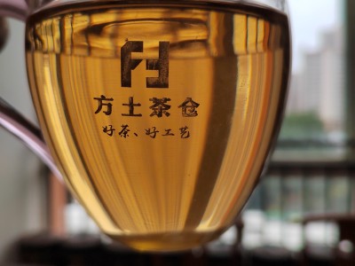 大雪山古树头春纯芽头（2002年头春单芽）图3
