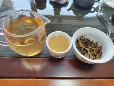 大雪山生茶（2020年低海拔小树龄混采生普洱）图2